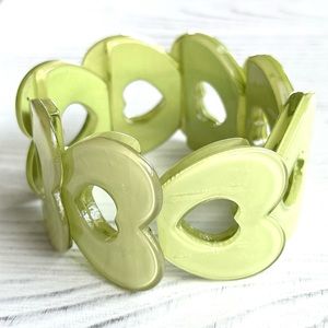 Statement Bracelet 💚